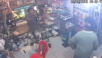 Comerciante é baleado em assalto em Teresina