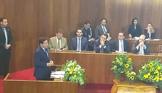 Hamilton Mourão recebe título de cidadão piauiense Hamilton Mourão recebe título de cidadão piauiense