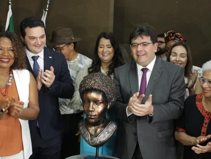 Busto em homenagem a Esperança Garcia é inaugurado na OAB-PI em Teresina